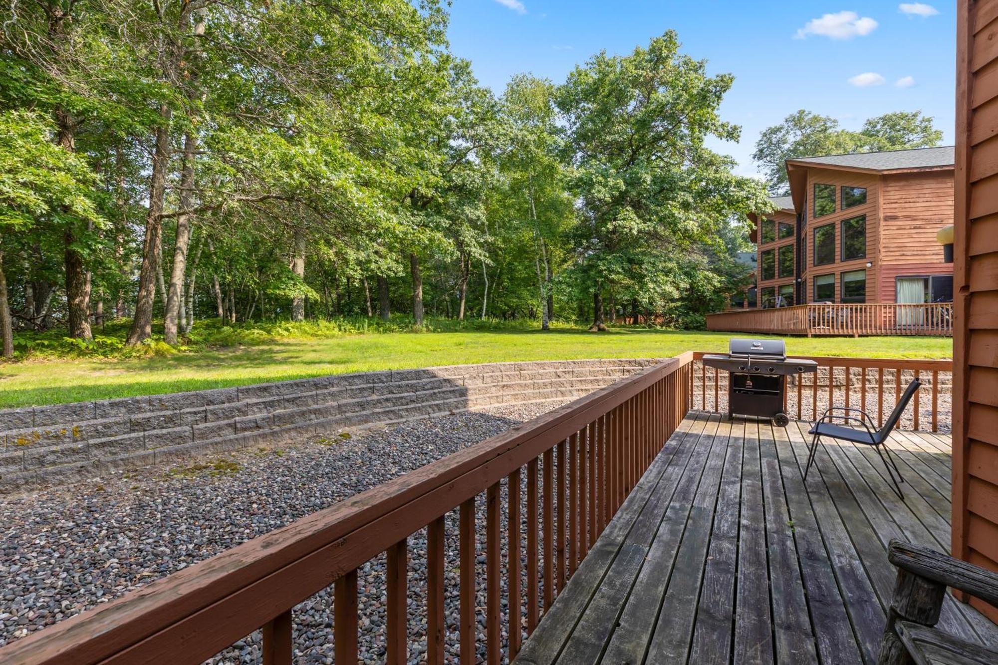 Causeway On Gull Resort Lake Shore Exterior photo